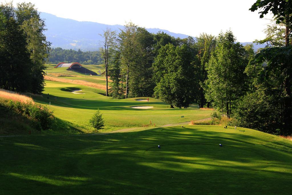 Green Inn Hotel 4*