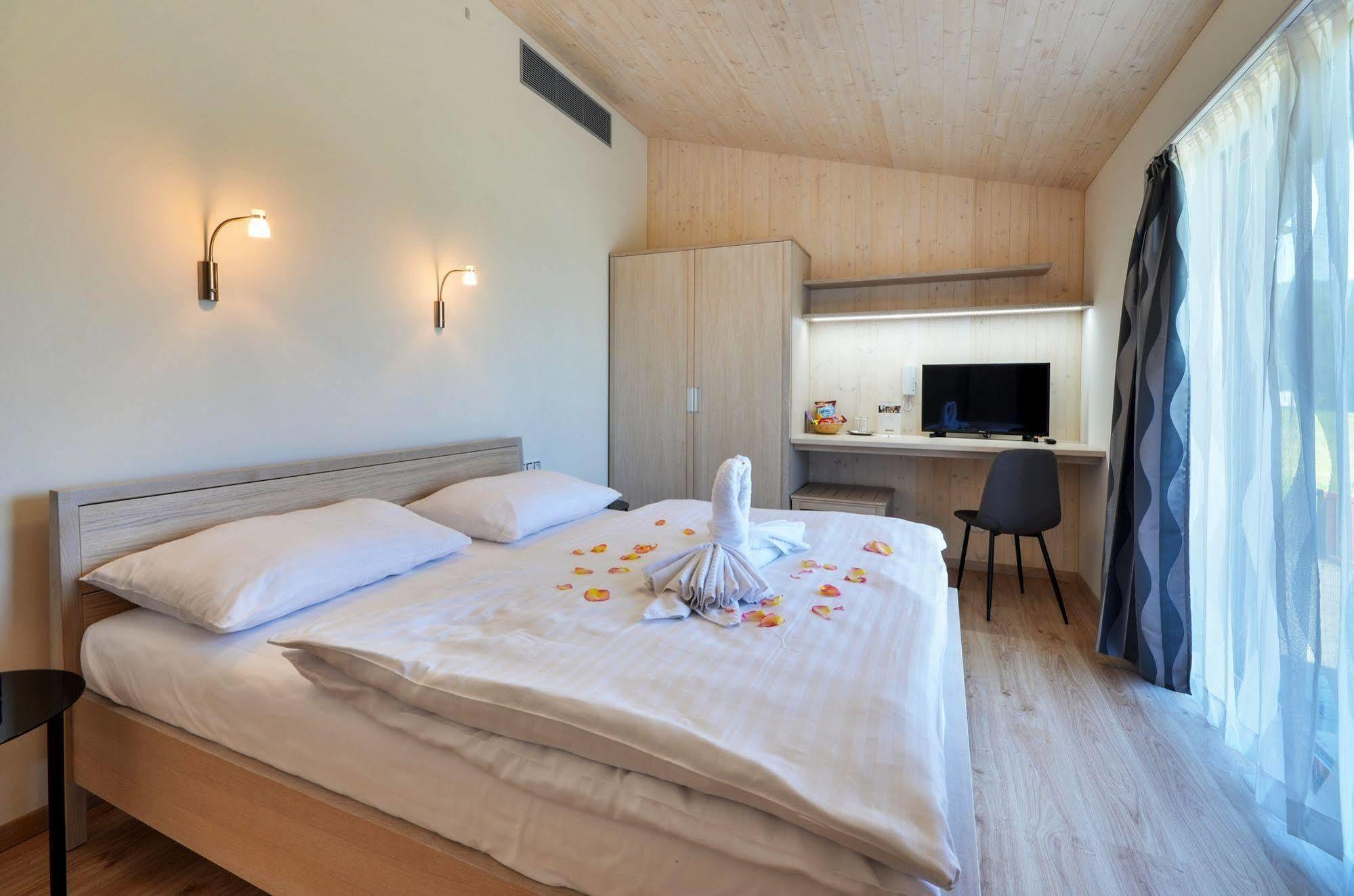 Green Inn Hotel Hotel 4*