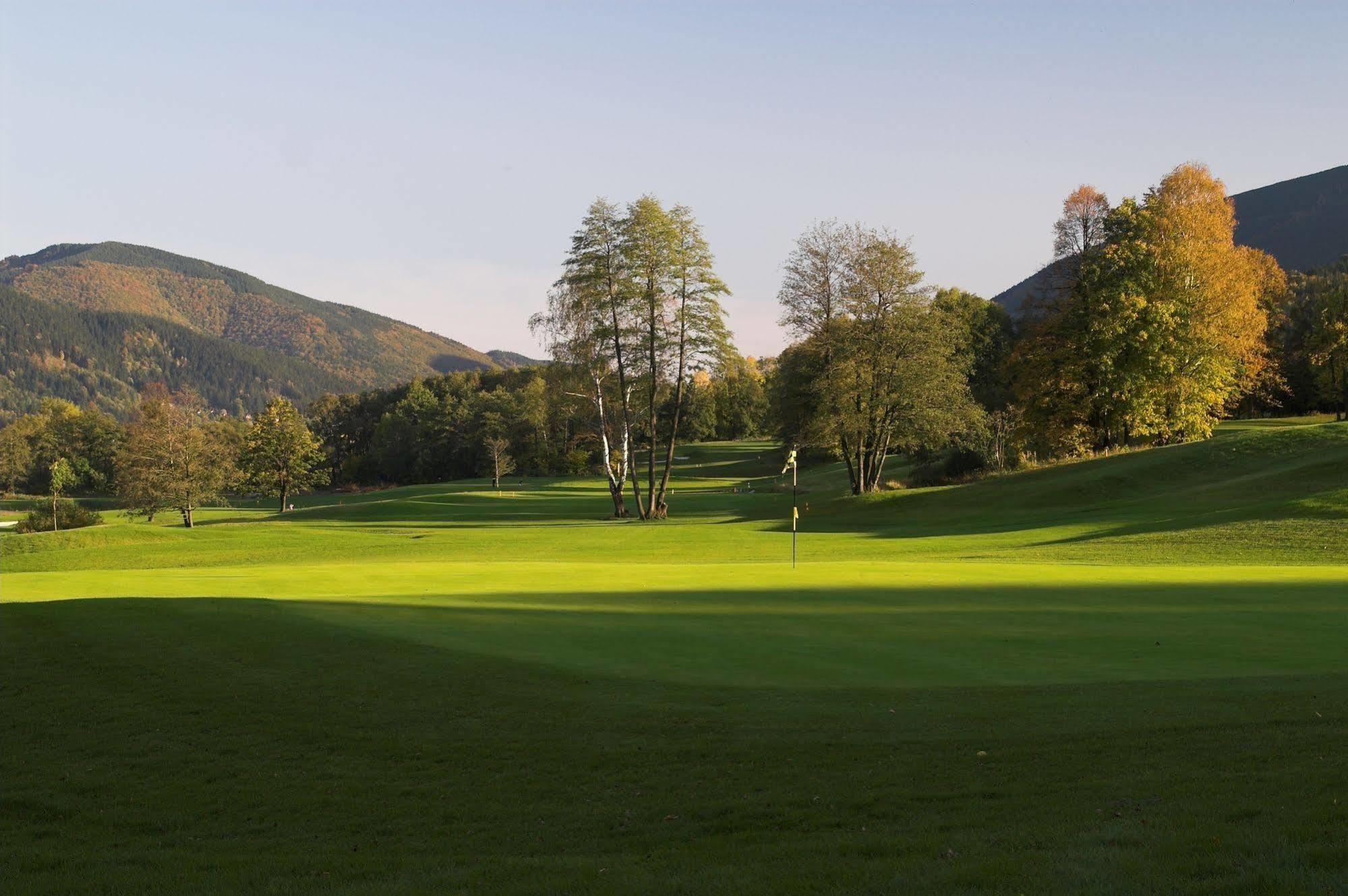 Green Inn Hotel 4*