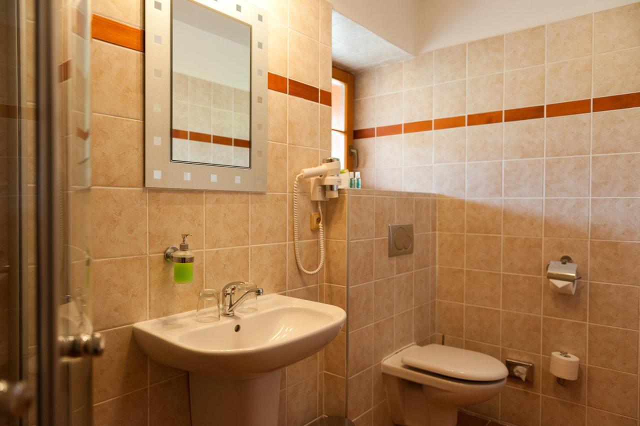 Hotel Green Inn Hotel 4*